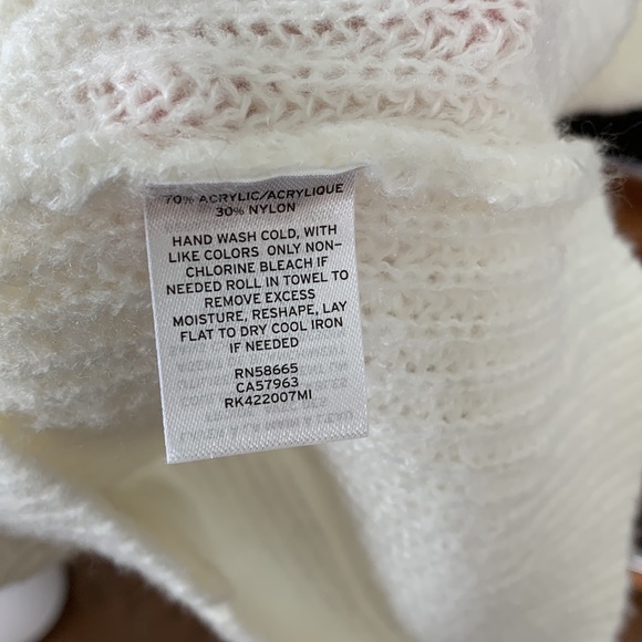 Brand new sweater top - Picture 4 of 4